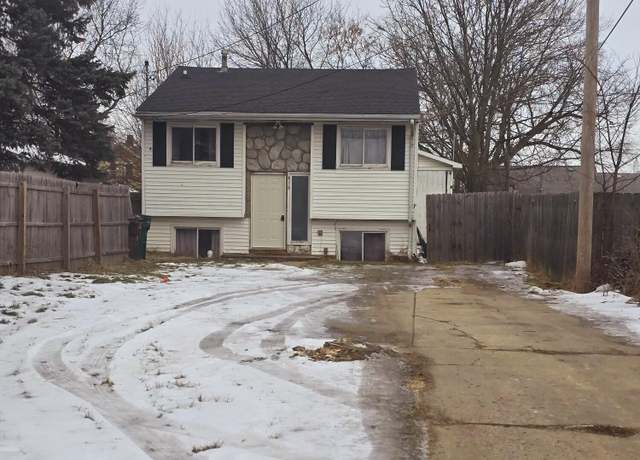 Property at 413 E Hodge Ave, Lansing, MI 48910, 4 beds, 1 bath
