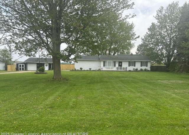 Property at 3508 E Mt Hope Hwy, Grand Ledge, MI 48837, 3 beds, 1.5 baths