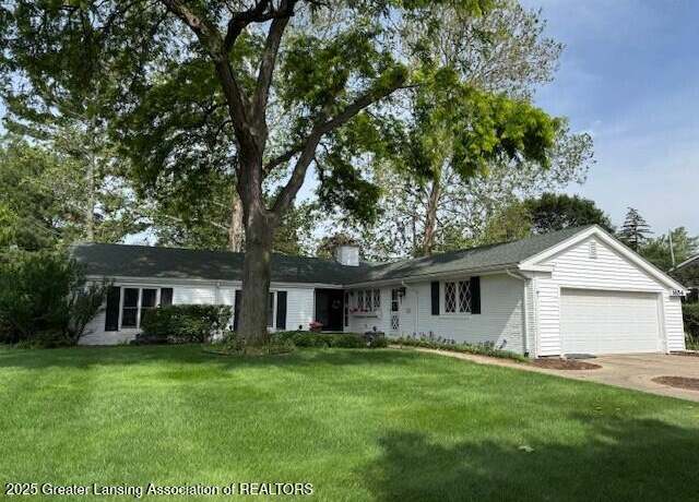 Property at 1654 Nottingham Rd, Lansing, MI 48911, 4 beds, 3 baths