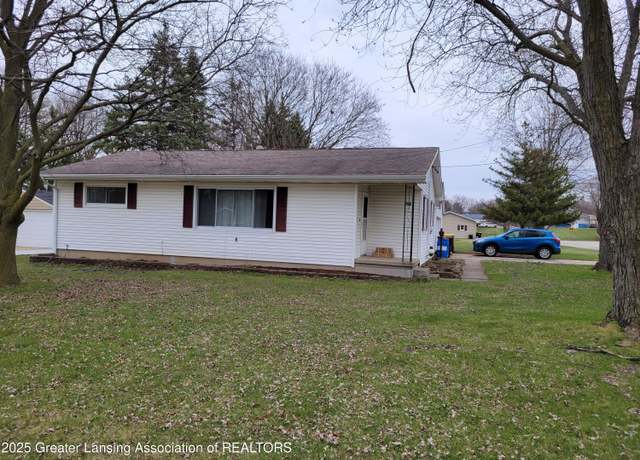 Property at 700 N Mead St, St. Johns, MI 48879, 3 beds, 1 bath