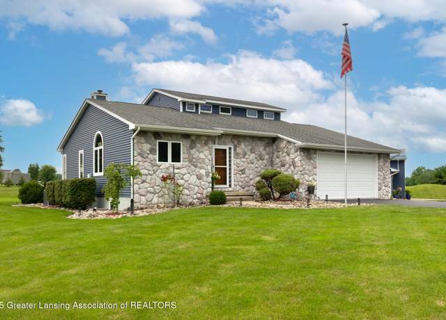 Property at 2972 E Mt Hope Hwy, Grand Ledge, MI 48837, 3 beds, 2 baths