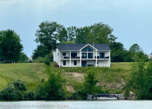 Property at 10993 Lakeside Dr, Perrinton, MI 48871, 4 beds, 3.5 baths