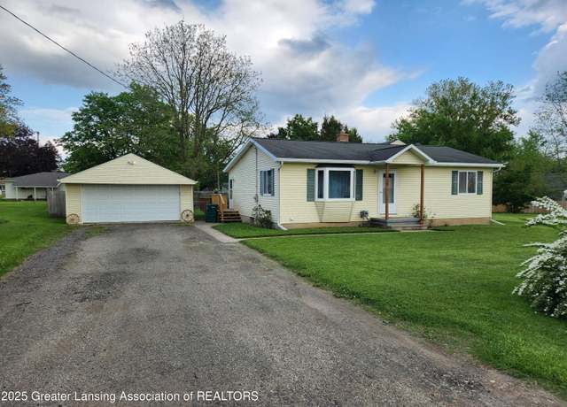 Property at 136 N Chestnut St, Owosso, MI 48867, 3 beds, 1 bath