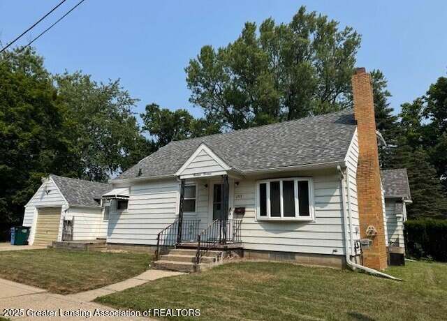 Property at 1313 E Greenlawn Ave, Lansing, MI 48910, 3 beds, 1.5 baths