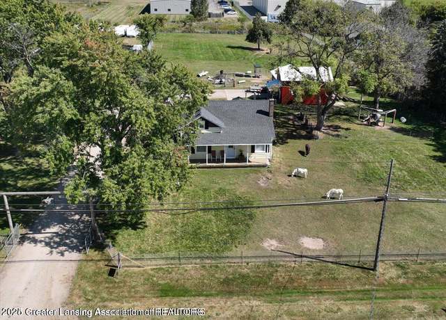 Property at 13862 Hartel Rd, Grand Ledge, MI 48837, 3 beds, 1 bath