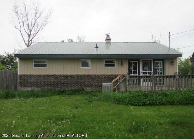 Property at 2071 Vandekarr Rd, Owosso, MI 48867, 3 beds, 1.5 baths