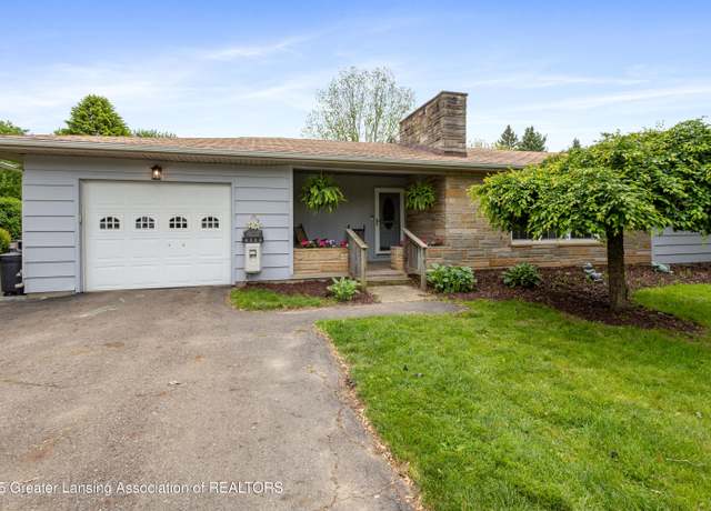 Property at 1111 Battle Creek Rd, Charlotte, MI 48813, 2 beds, 1.5 baths