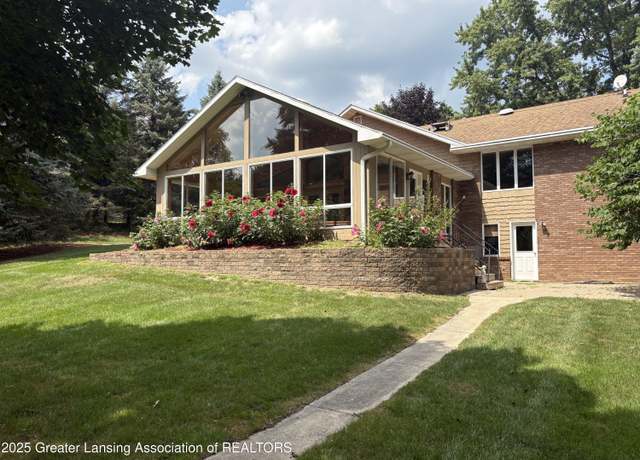 Property at 1346 E Howe Rd, Dewitt, MI 48820, 4 beds, 3.5 baths
