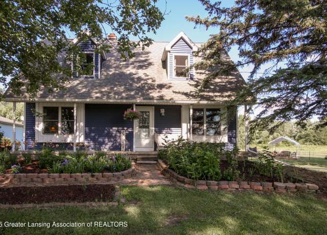 Property at 10996 Benton Rd, Grand Ledge, MI 48837, 3 beds, 2 baths