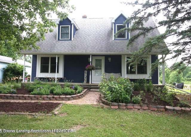 Property at 10996 Benton Rd, Grand Ledge, MI 48837, 3 beds, 2 baths