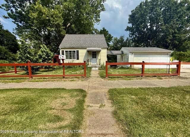 Property at 701 S Fairview Ave, Lansing, MI 48912, 3 beds, 1 bath