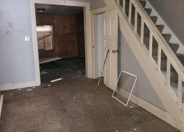Property at 624 Brook St, Lansing, MI 48906, 3 beds, 1 bath