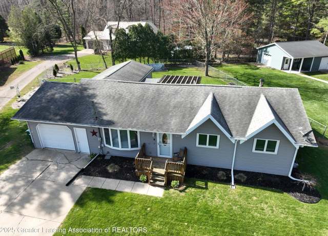 Property at 1011 W Main St, Grand Ledge, MI 48837, 4 beds, 2 baths