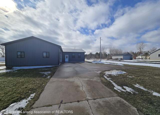 Property at 2448 E Vermontville Hwy, Charlotte, MI 48813, 2 beds, 2 baths