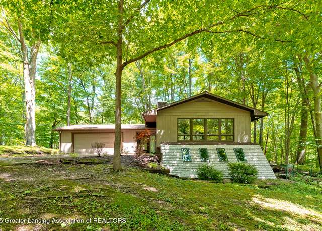 Property at 13368 Forest Hill Rd, Grand Ledge, MI 48837, 3 beds, 2.5 baths