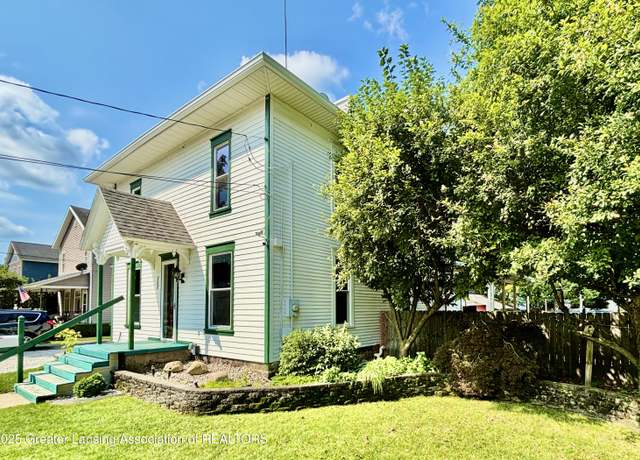 Property at 308 S Sheldon St, Charlotte, MI 48813, 4 beds, 2 baths