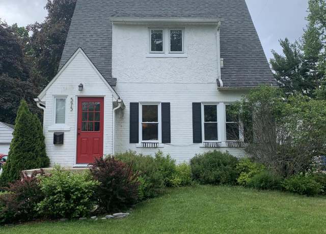 Property at 575 Brookland Blvd, Lansing, MI 48910, 3 beds, 2 baths