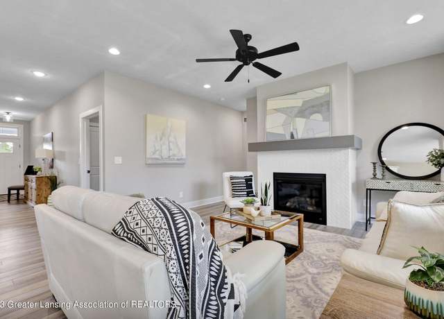 Property at 1132 Peninsula Dr, Grand Ledge, MI 48837, 2 beds, 2 baths
