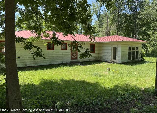 Property at 17079 Wagner Dr, Cassopolis, MI 49031, 3 beds, 3 baths