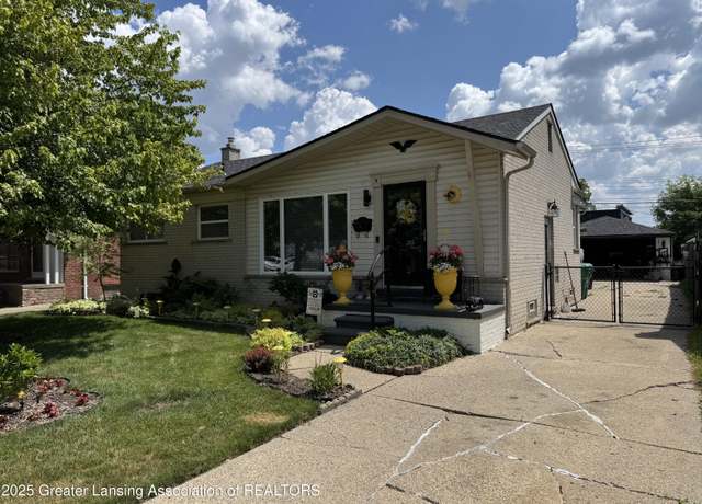 Property at 816 Arcola St, Garden City, MI 48135, 3 beds, 1 bath