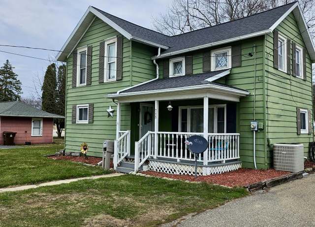Property at 711 E Center St, Ithaca, MI 48847, 3 beds, 1 bath