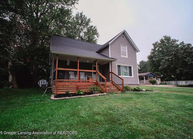 Property at 901 N Cochran Ave, Charlotte, MI 48813, 3 beds, 1.5 baths