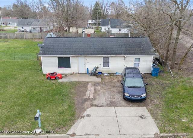 Property at 525 W 2nd St, Charlotte, MI 48813, 3 beds, 1 bath
