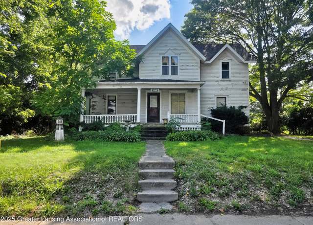 Property at 2405 N Grand River Ave, Lansing, MI 48906, 5 beds, 2 baths