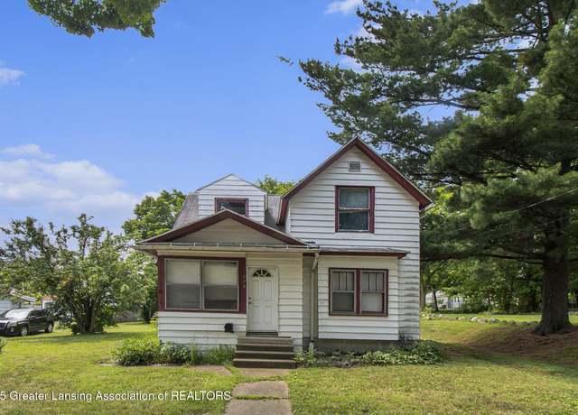 Property at 720 Kennedy St, Jackson, MI 49202, 3 beds, 2 baths