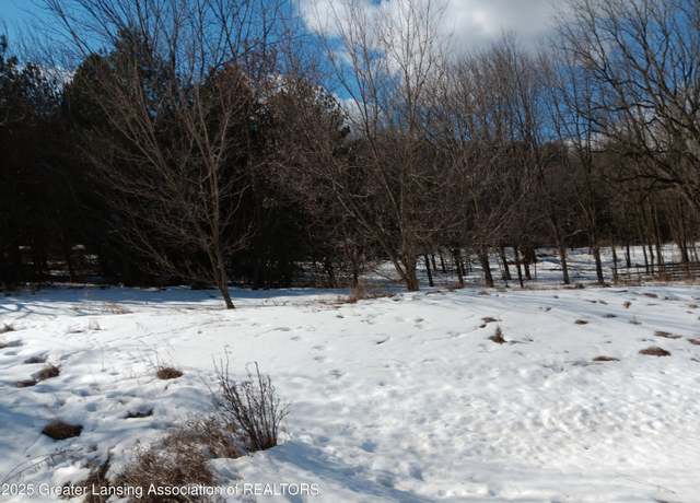 Property at 14 Bennington Grns, Owosso, MI 48867