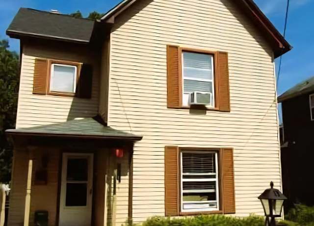 Property at 412 N Hickory St, Owosso, MI 48867, 3 beds, 2 baths