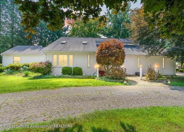 Property at 2015 Sunset Dr, Owosso, MI 48867, 3 beds, 2.5 baths