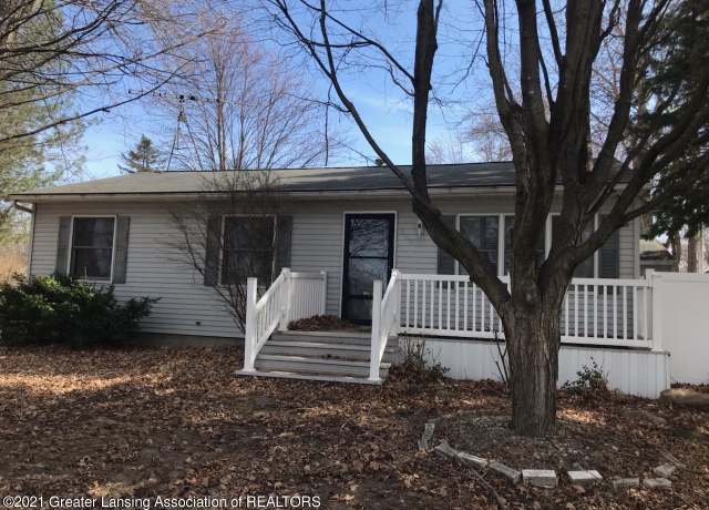 Property at 608 N Morton St, St. Johns, MI 48879, 3 beds, 1.5 baths