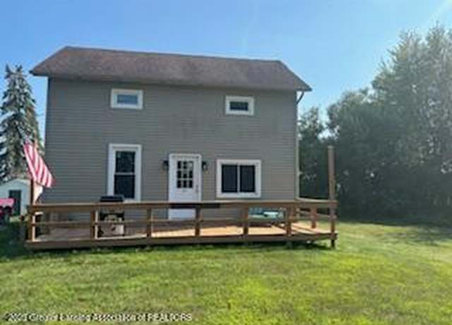 Property at 3995 Ash Hwy, Charlotte, MI 48813, 3 beds, 1 bath