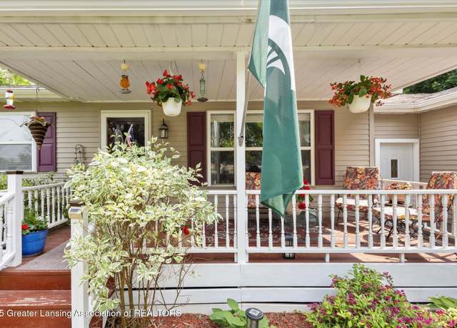 Property at 10470 Barnes Hwy, Eaton Rapids, MI 48827, 3 beds, 2 baths
