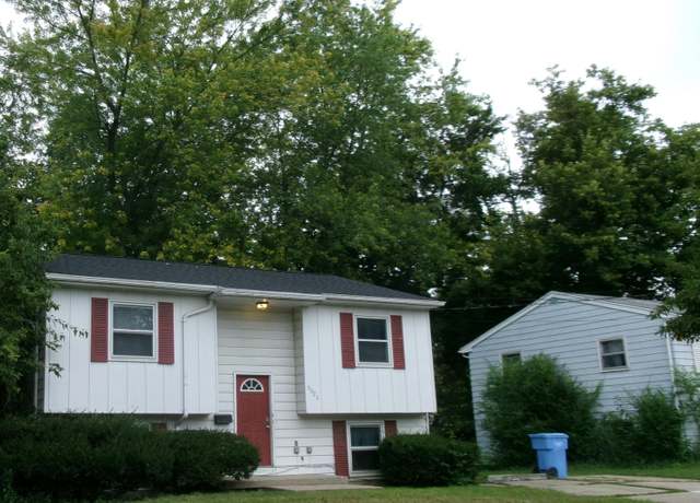 Property at 5026 Delray Dr, Lansing, MI 48910, 4 beds, 2 baths