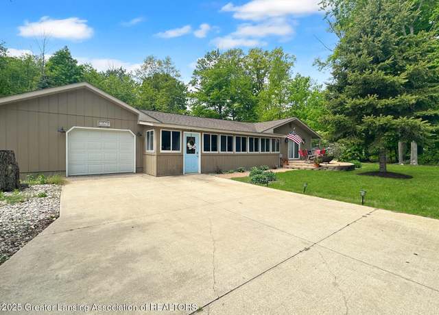 Property at 1656 S Oakwood Dr, Lake City, MI 49651, 3 beds, 2 baths