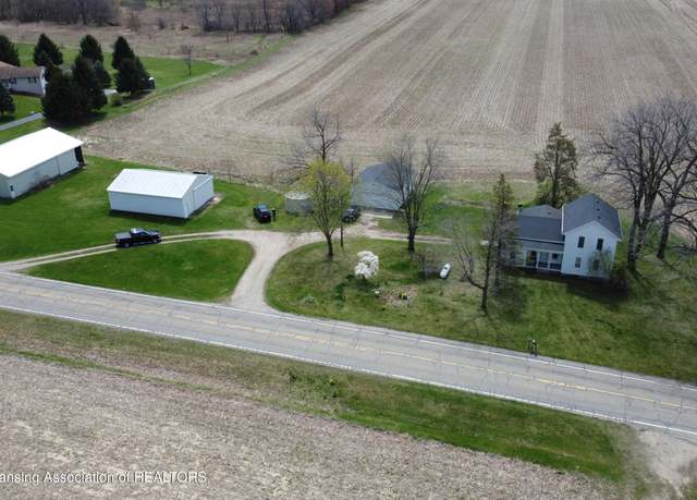 Property at 1720 E Howe Rd, Dewitt, MI 48820, 3 beds, 1 bath