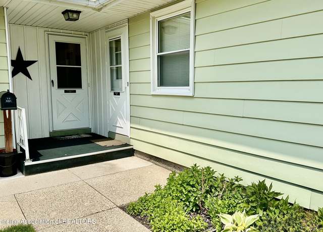 Property at 884 SE Andover Ct, Kentwood, MI 49508, 2 beds, 1 bath