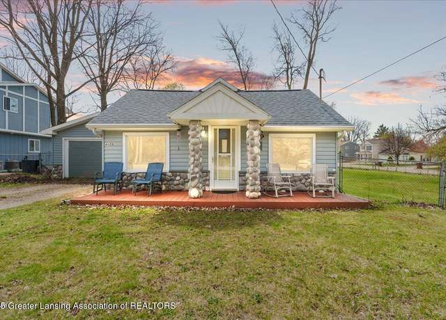 Property at 4409 Harding Ave, Holt, MI 48842, 2 beds, 1 bath