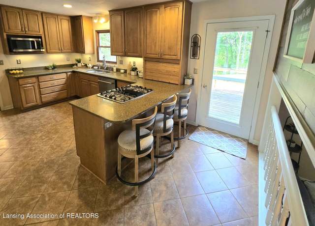 Property at 4423 Hyatt St, Eaton Rapids, MI 48827, 4 beds, 3 baths