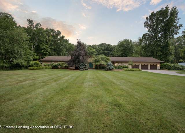 Property at 5723 Delta River Dr, Lansing, MI 48906, 5 beds, 3.5 baths