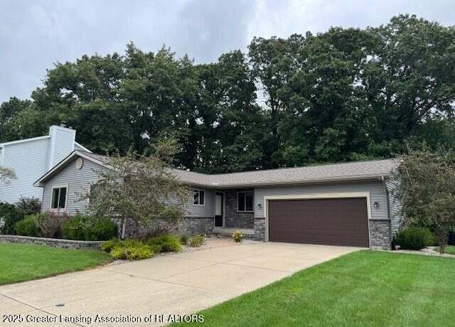 Property at 5594 Creekwood Ln, Haslett, MI 48840, 3 beds, 2 baths