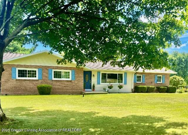 Property at 1649 Battle Creek Rd, Charlotte, MI 48813, 3 beds, 1.5 baths