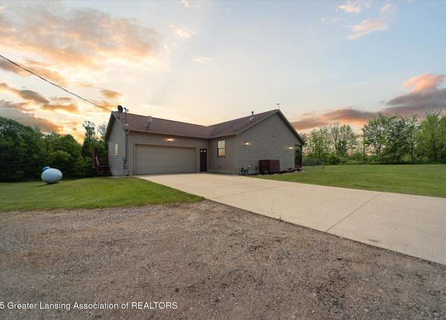 Property at 5969 Hillcrest Dr, Eaton Rapids, MI 48827, 2 beds, 2 baths
