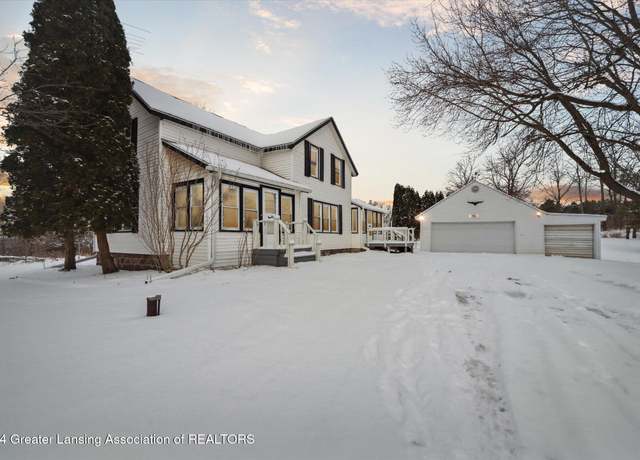Property at 5092 W Vermontville Hwy, Charlotte, MI 48813, 3 beds, 1 bath