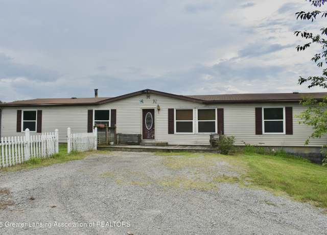 Property at 5326 Meridian Rd, Leslie, MI 49251, 4 beds, 2.5 baths