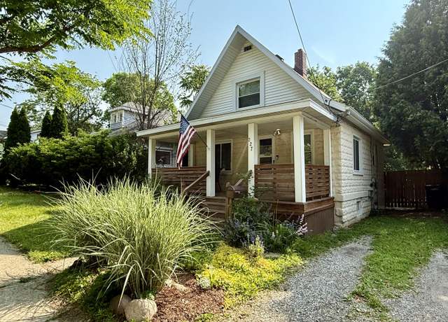 Property at 227 S Foster Ave, Lansing, MI 48912, 2 beds, 1 bath