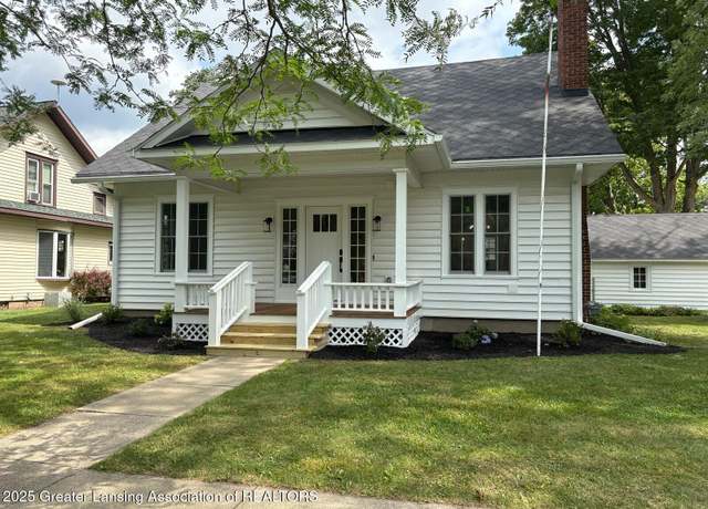 Property at 521 E Scott St, Grand Ledge, MI 48837, 4 beds, 2 baths