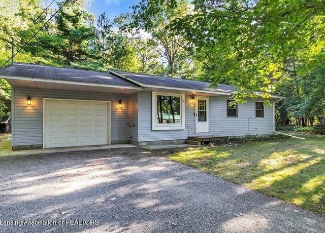 Property at 306 Acre Ct, Roscommon, MI 48653, 3 beds, 1 bath